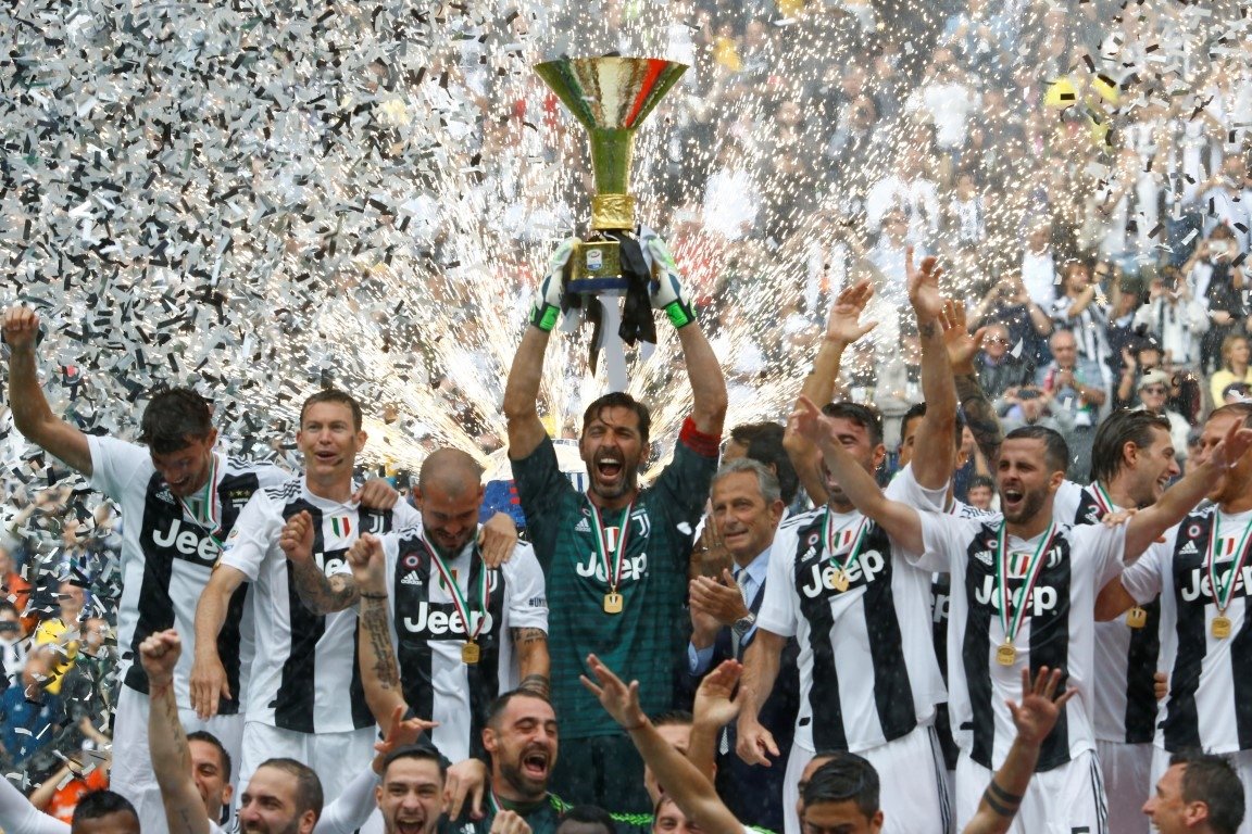 Buffon, gözyaşları içinde Juventus kariyerini noktaladı