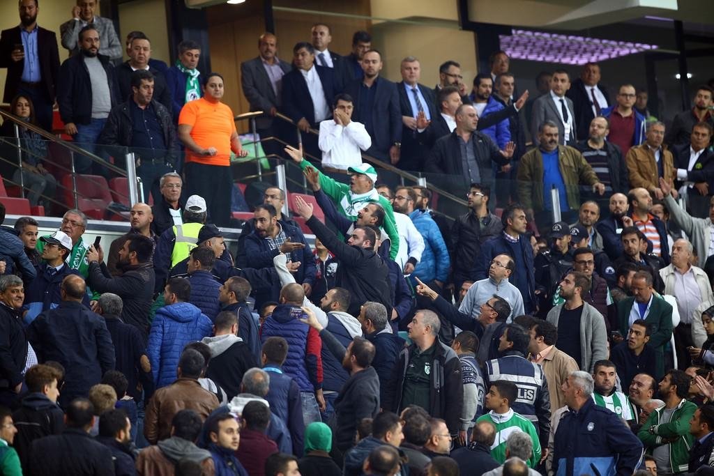 Konya’da olay! Aziz Yıldırım çıldırdı!