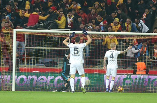 Fenerbahçeli yöneticilerden futbolculara olay suçlama!