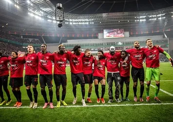 Leverkusen şampiyonluk için gün sayıyor!