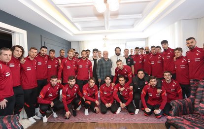A Milli Futbol Takımı’ndan Ahmet Çalık’ın ailesine taziye ziyareti!