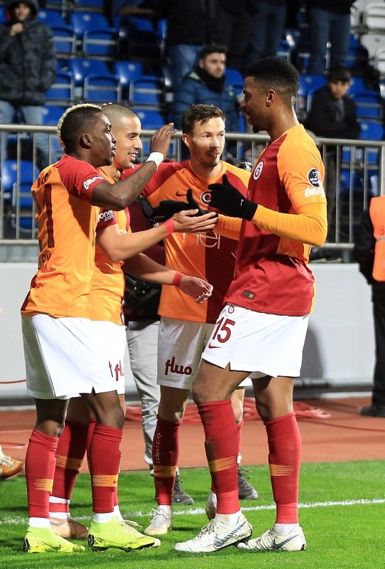 Galatasaray Feghouli ile gaza bastı!