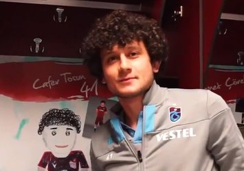 Engelli çocuklardan Trabzonsporlu futbolcuları mutlu eden sürpriz