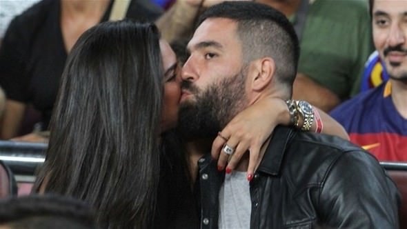 Aslıhan Doğan’dan Arda Turan’a barış mesajı