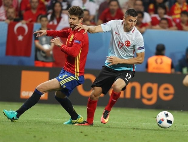 İtalya yenildi sosyal medya karıştı!