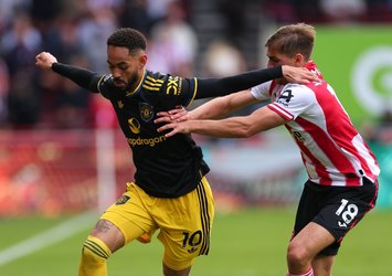 Brentford MANU'yu 3 golle geçti!