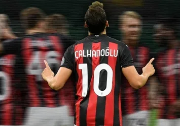 Hakan şov yaptı Milan turladı!