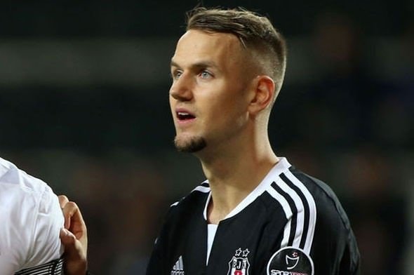 Beşiktaş’ta 4 ismin bileti kesildi
