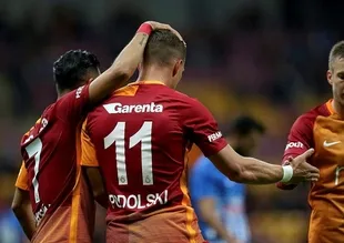Lukas Podolski direkten döndü