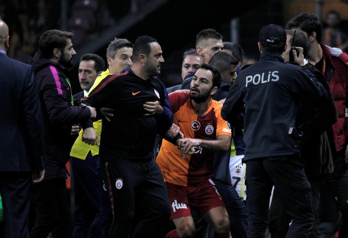 Avrupa’ya rezil olduk! ’Vahşi bir kavga...’