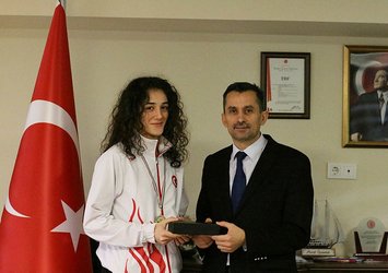 Neslihan Yiğit'ten bronz madalya